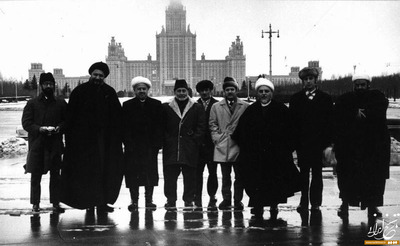 چمران در کنار امام موسی صدر