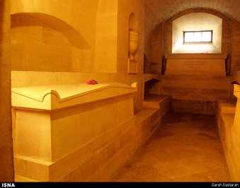 مقبره «ویکتور هوگو» در معبد پانتئون