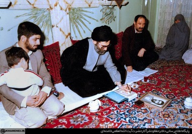 دیدار همیشگی | دیدار با خانواده شهدا، بهمن 1365