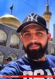 محسن افشانی(بازیگر): مده ام شاه پناهم بده... ولادت امام على ابن موسى الرضا (ع) شاه شاهان ضامن بى پناهان هشتمین عشق آسمانى رو به تمام مردم دنیا تبریک میگم . بریم مشهد الرضا (ع) زیر گنبد طلا به کفترا دونه بدیم رنگى به سرتاسر این خونه ویرونه بدیم