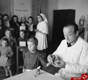 معاینه پناهجویان لهستانی در کمپ آوارگان در نزدیکی تهران