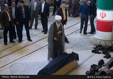 آیت الله موحدی کرمانی، امام جمعه موقت تهران