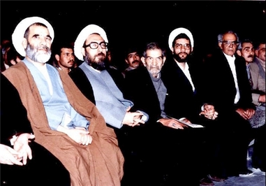  استاد سید محمدحسین شهریار درکنار آیت الله محسن مجتهد شبستری امام جمعه کنونی تبریز