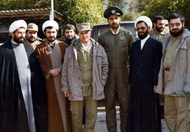 حسن روحانی و هاشمی رفسنجانی در لباس جنگ