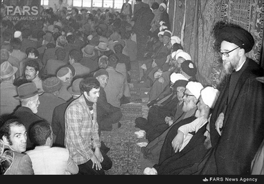 شهید آیت الله سید محمدعلی قاضی طباطبایی در یکی از مراسم ِ مسجد مقبره در تبریز