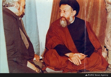 5. حبیب‌الله عسگر اولادی در کنار شهید آیت‌الله‌سید محمد بهشتی -1358