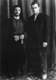 2- شهید سیدحسین امامی در کنار شهید نواب صفوی پس از تاسیس جمعیت فدائیان اسلام