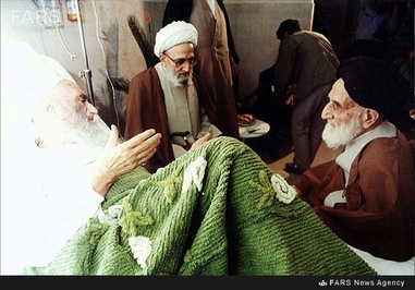 10. آیت الله سید مرتضی پسندیده درعیادت از آیت الله العظمی مرعشی نجفی - 1368