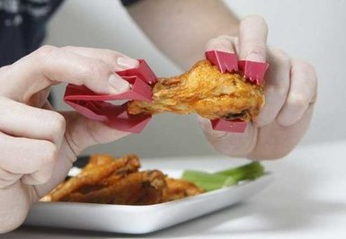 یک پوشش پلاستیکی که حین خوردن تکه‌های مرغ و موارد مشابه، انگشتان شما را تمیز نگه می‌دارد. 