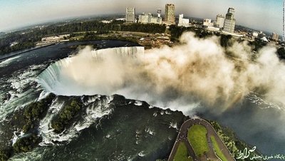 احتمالا شما هم تابه حال از این زاویه آبشار نیاگارا را ندیده بودید، این تصویر بی‌نظیر خواهد بود.
