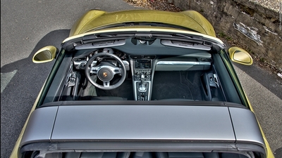 فضای داخل پورشه 911 تارگا