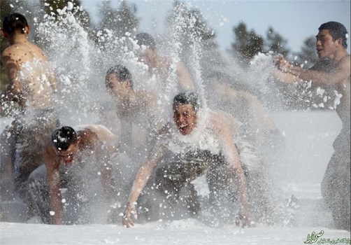  تمرین سربازان چینی در برف