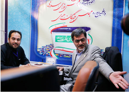 فکر کنم آقای کوچک زاده آمدن استعفا بدن از حضور در مجلس بعد!