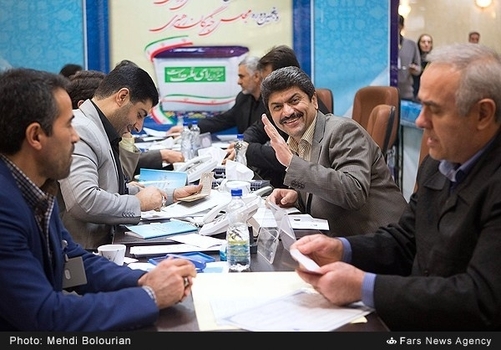  علیرضا دهقان، گوینده سابق خبر تلویزیون