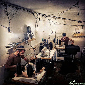 کارگاه کوچک خیاطی در ابهر، زنجان. عکس از محمد آهنگری