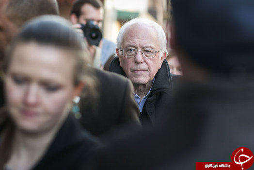 در مقابل دیدگان مردم چهره متفکر به خود بگیرید.