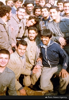 5.آیت‌الله خامنه‌ای درجمع عده‌ای از پاسداران انقلاب اسلامی -1358  