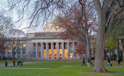 ۲.مؤسسه فناوری ماساچوست در شهر کمبریج در ایالت ماساچوست آمریکا