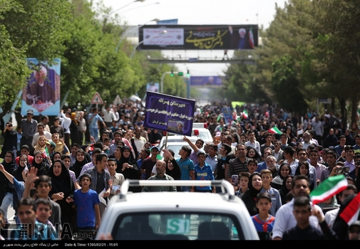 پلاکارد یکی از دبستان های پسرانه کرمان