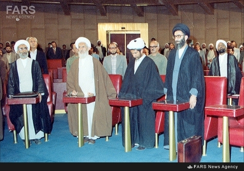 4. آیت‌الله احمد جنتی در مراسم افتتاحیه اولین دوره از مجلس شورای اسلامی - 1358