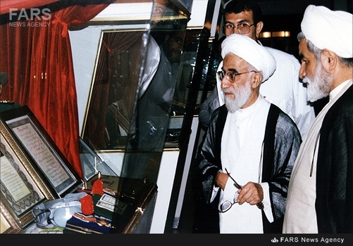 14-آیت الله احمد جنتی در بازدید از موزه شهدای تهران