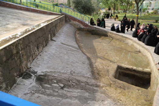 گودالی که فاطمه در آن سقوط کرد