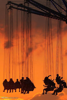 عکاسی ضد نور در شهر بازی آلمان (epa)