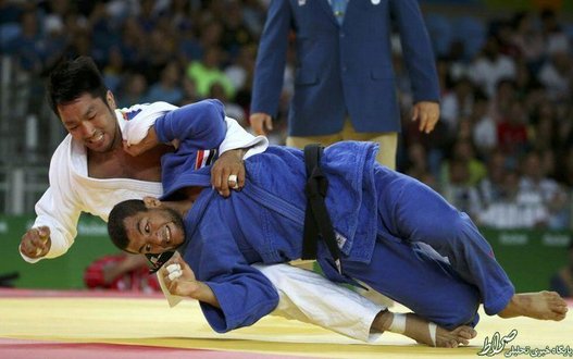 لورتا گولوتا ایتالیایی و الکساندرا سوچا در حال رقابت.