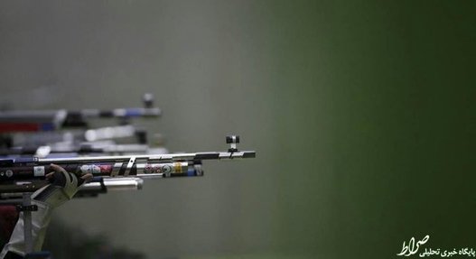 ورزشکاران در حال رقابت در 10 متر تفنگ بادی  در سال تیراندازی ریو