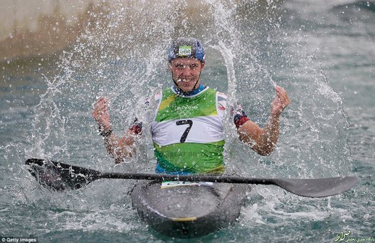 شادمانی جوی کلارک قایقران کایاک انگلیسی پس از کسب مدال طلا