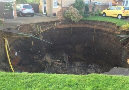 فرو رفتن بی‌دلیل سطح خیابان در منطقه مسکونی شهر تگزاس و تخریب ده‌ها خانه