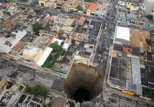  یک حفره دایره‌ای عجیب به قطر 20 متر و عمق 30 متر که در منطقه مسکونی شهر گواتمالا ایجاد شد