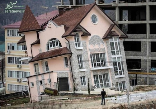  فرو رفتن زمین و نشست ساختمان در شهر سوچی روسیه در نزدیکی دریای سیاه