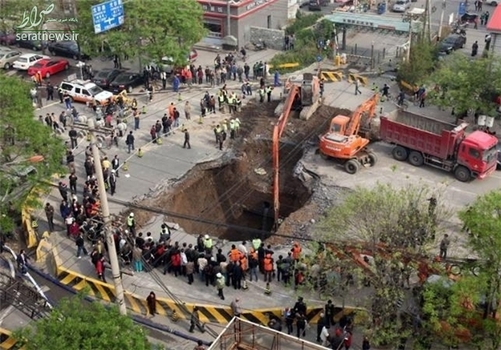  این حفره بزرگ که در مرکز شهر پکن ایجاد شد، یک دستگاه کامیون و چندین خودرو را در خود بلعید
