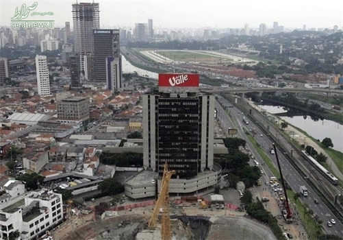  حفره برزگی که به عمق 40 متر در مرکز شهر سائوپائولو در برزیل ایجاد شد و چندین خانه را تخریب کرد