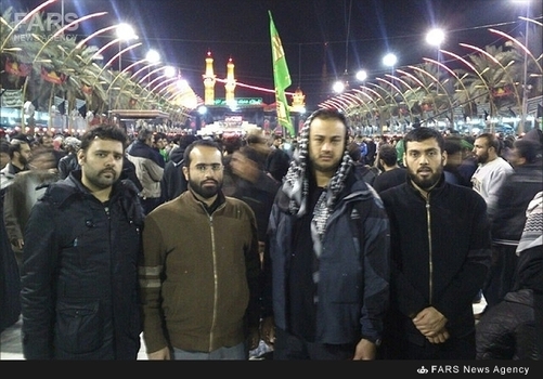  شهید مدافع حرم عبدالله باقری (نفردوم از سمت راست تصویر)