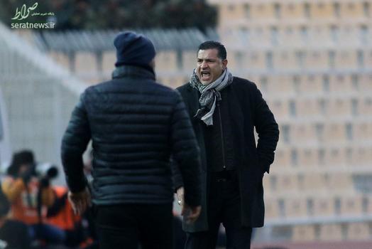 عکس 4 : با بالا گرفتن درگیری بین دایی و منصوریان هواداران استقلال شعار علیه سرمربی تیم فوتبال نفت را آغاز کردند