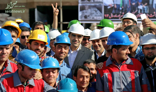 عکس یادگاری با کارگران در بجنورد