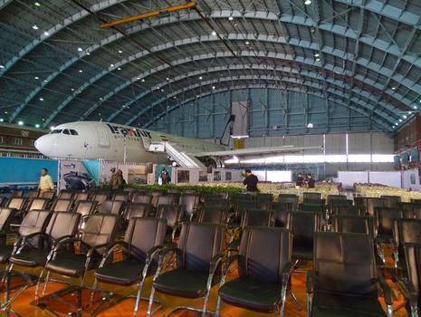 آماده شدن سالن برای ورود اولین ایرباس هما