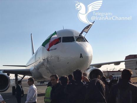 فرود هواپیما در مهرآباد
