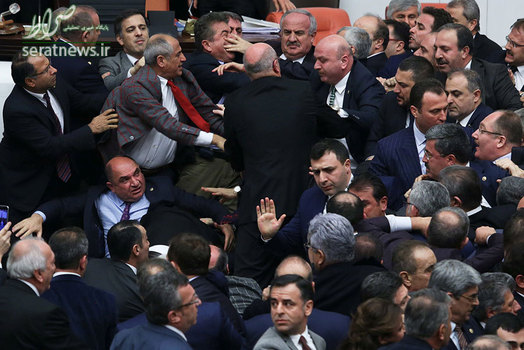 درگیری نمایندگان پارلمان ترکیه