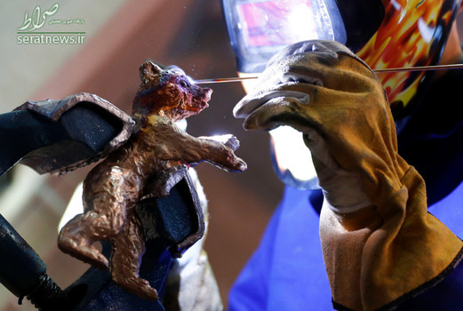 درست کردن خرس زرین جشنواره بین المللی فیلم برلین در کارگاه ریخته گری