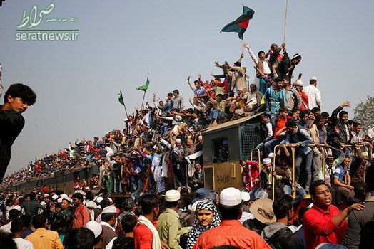 یک قطار پر ازدحام در ایستاه راه آهن تونگی بنگلادش پس از برگزاری مراسم پیشوا اجتماع که به عنوان دومین تجمع بزرگ مسلمانان در جهان شناخته می‌شود