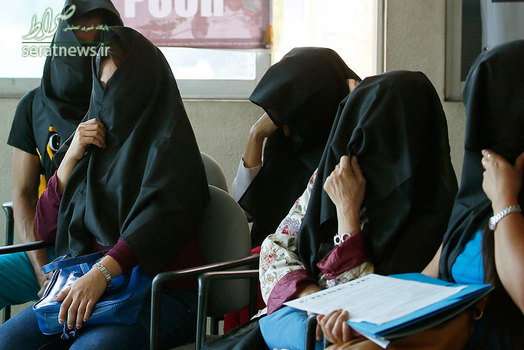 شرکت بستگان قتل های فرا قضایی اندونزی در یک کنفرانس خبری