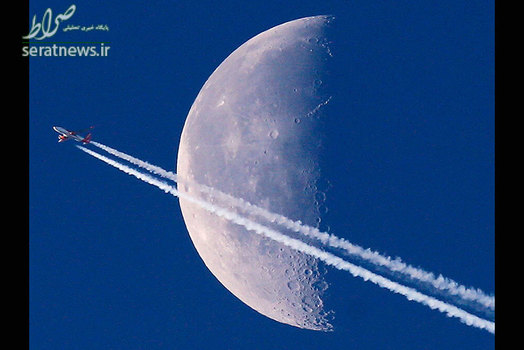 عبور یک فروند هواپیما از مقابل ماه - فرانکفورت، آلمان