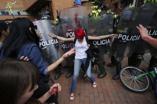 درگیری فعالان دفاع از حیوانات و معترضان به رقابتهای گاوبازی با نیروهای پلیس کلمبیا در بوگوتا