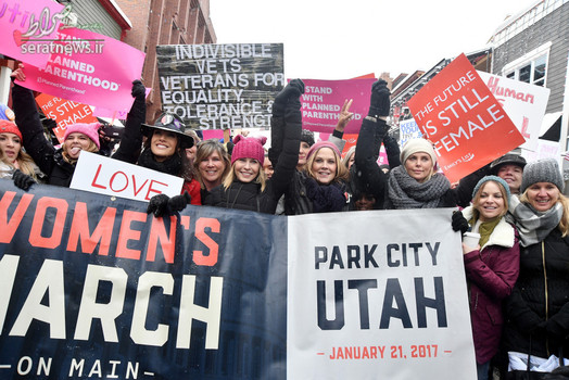 جنیفر بیلز بازیگر و مدل آمریکایی، چلسی هندلر بازیگر آمریکایی، شارلیز ترون هنرپیشه و تهیه‌کننده آفریقای جنوبی-آمریکایی