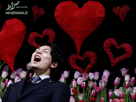 مردی که عشق خود را فریاد می کشد، در جریان یک رویداد سالانه که مردان ژاپنی با حضور در پارکی در توکیو این کار را انجام می دهند