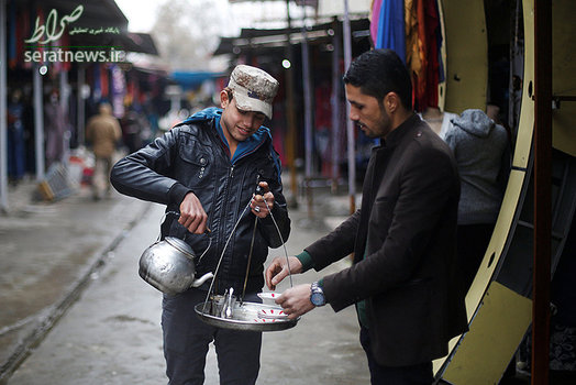 پسر چای فروش عراقی در بازار موصل