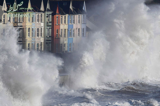 طوفان دریایی در جنوب غربی انگلیس